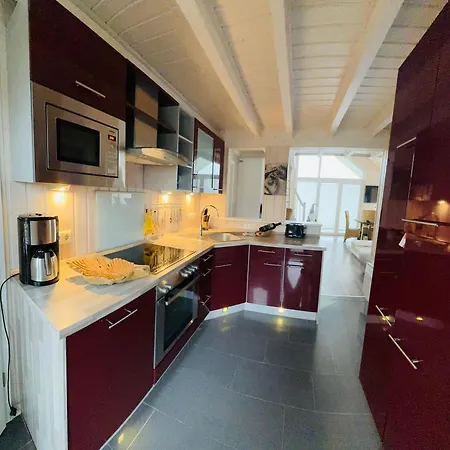 Hébergement de vacances Sealect-hus-5-direkt-an-der-nordsee-nahe-st-peter-ording-mit-sauna-whirlpool-und-kamin *