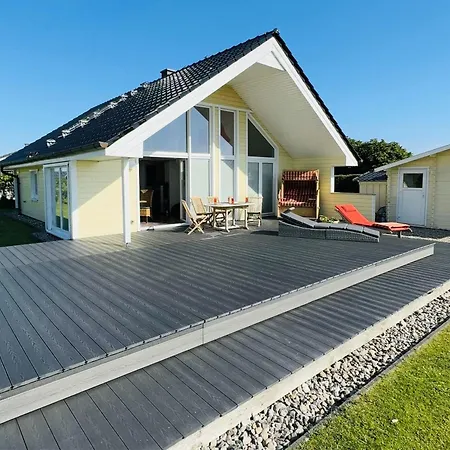 Hébergement de vacances Sealect-hus-5-direkt-an-der-nordsee-nahe-st-peter-ording-mit-sauna-whirlpool-und-kamin