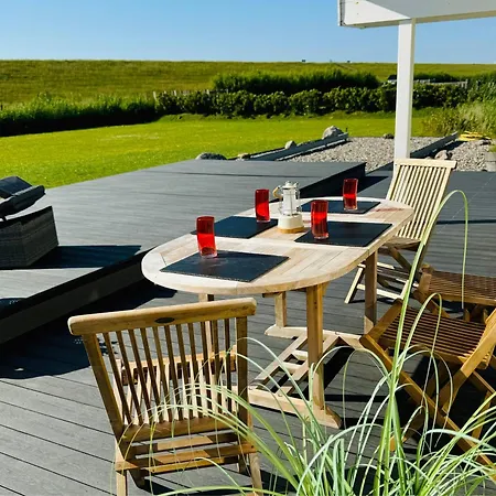 Sealect-hus-5-direkt-an-der-nordsee-nahe-st-peter-ording-mit-sauna-whirlpool-und-kamin